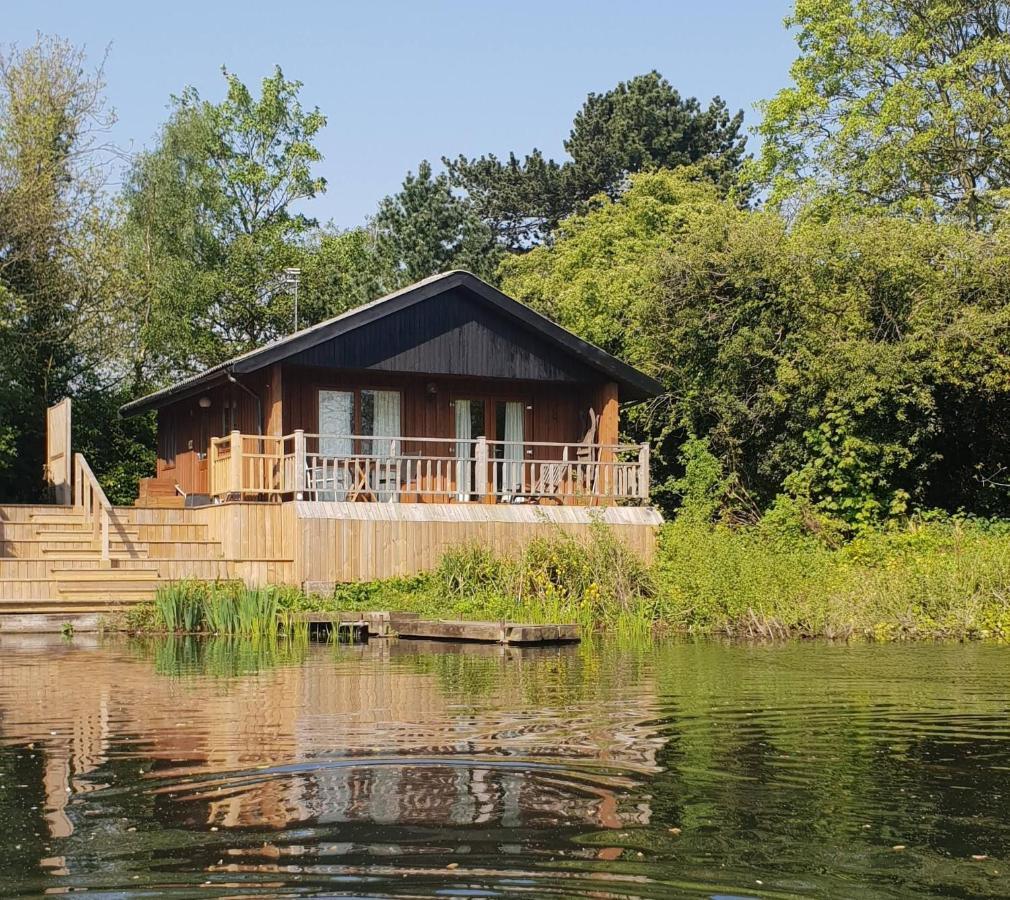 Holly Lodge 14 Hot Tub Йорк Экстерьер фото